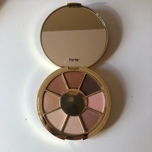 be you. naturally. Palette